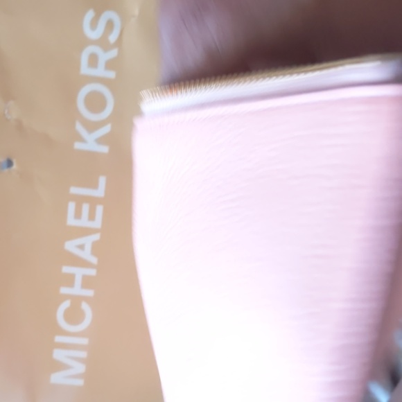 Michael Kors Large Zip Clutch Wristlet Genuine Lea - Picture 4 of 6